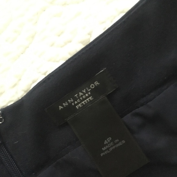 Ann Taylor Navy/Blue Petites Pencil Skirt Size 4P - Picture 4 of 4